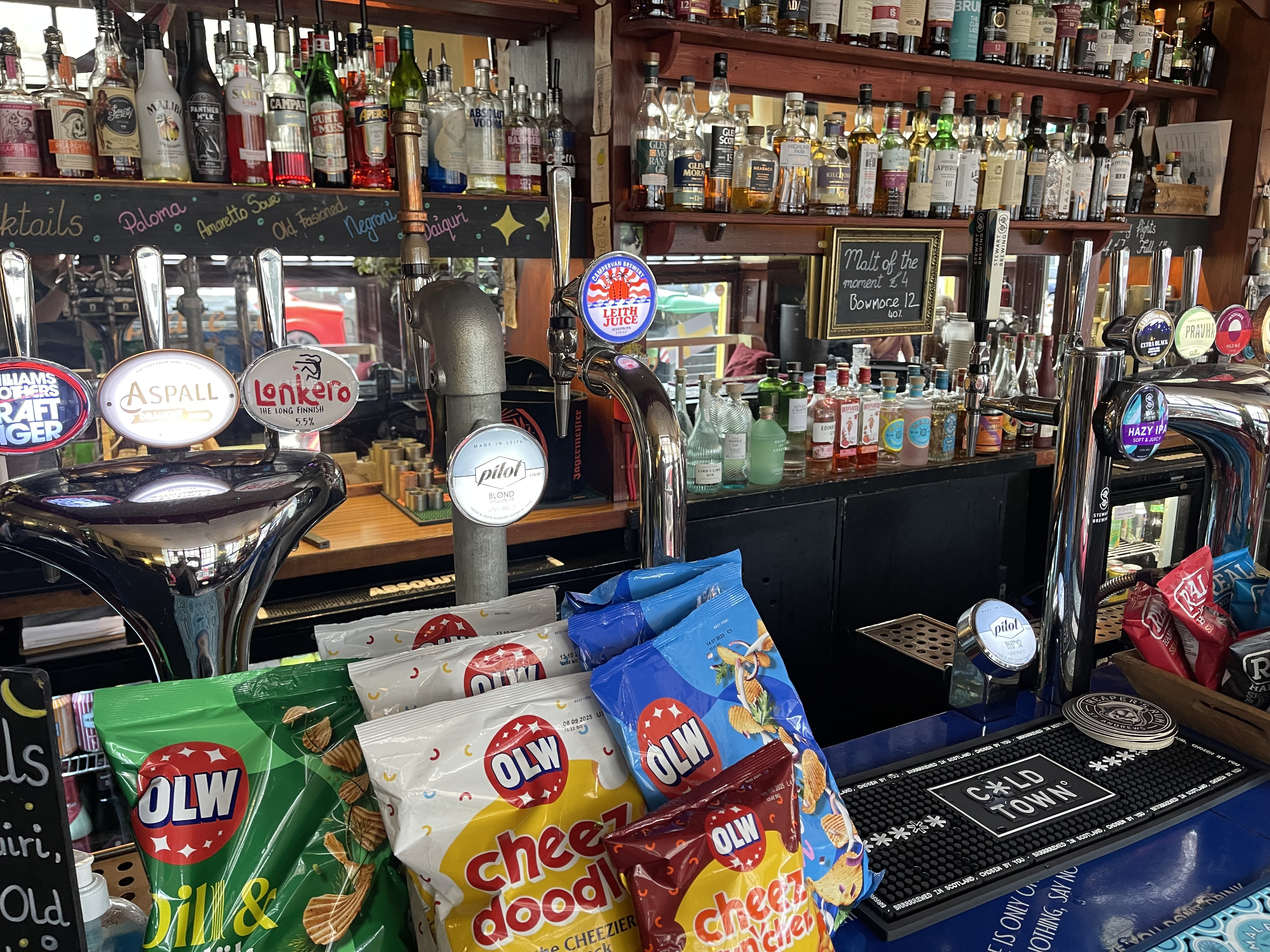 Victoria Bar - diverse drink selection