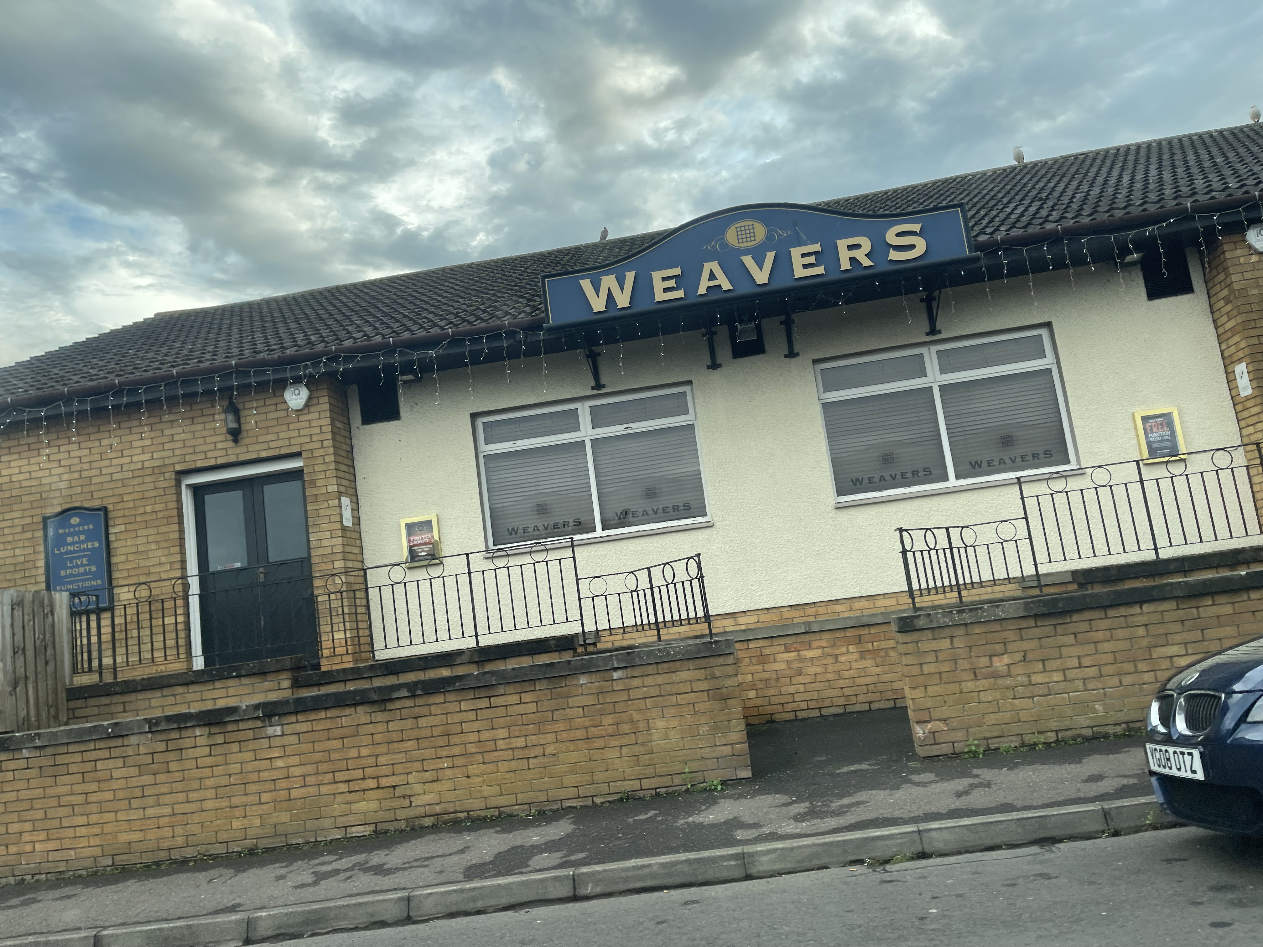 Weavers Bar tidy environment