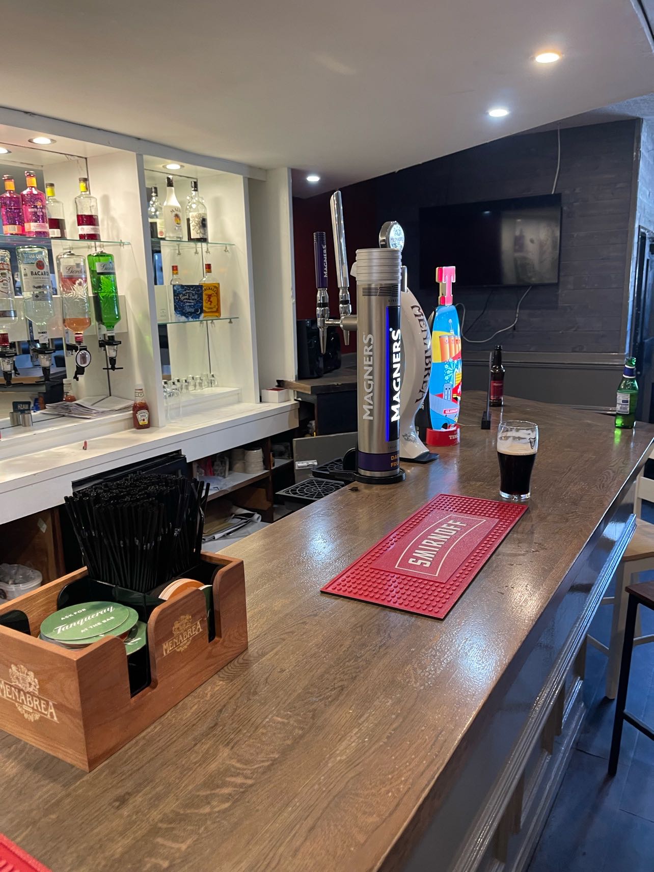Gartocher Bar interior condition