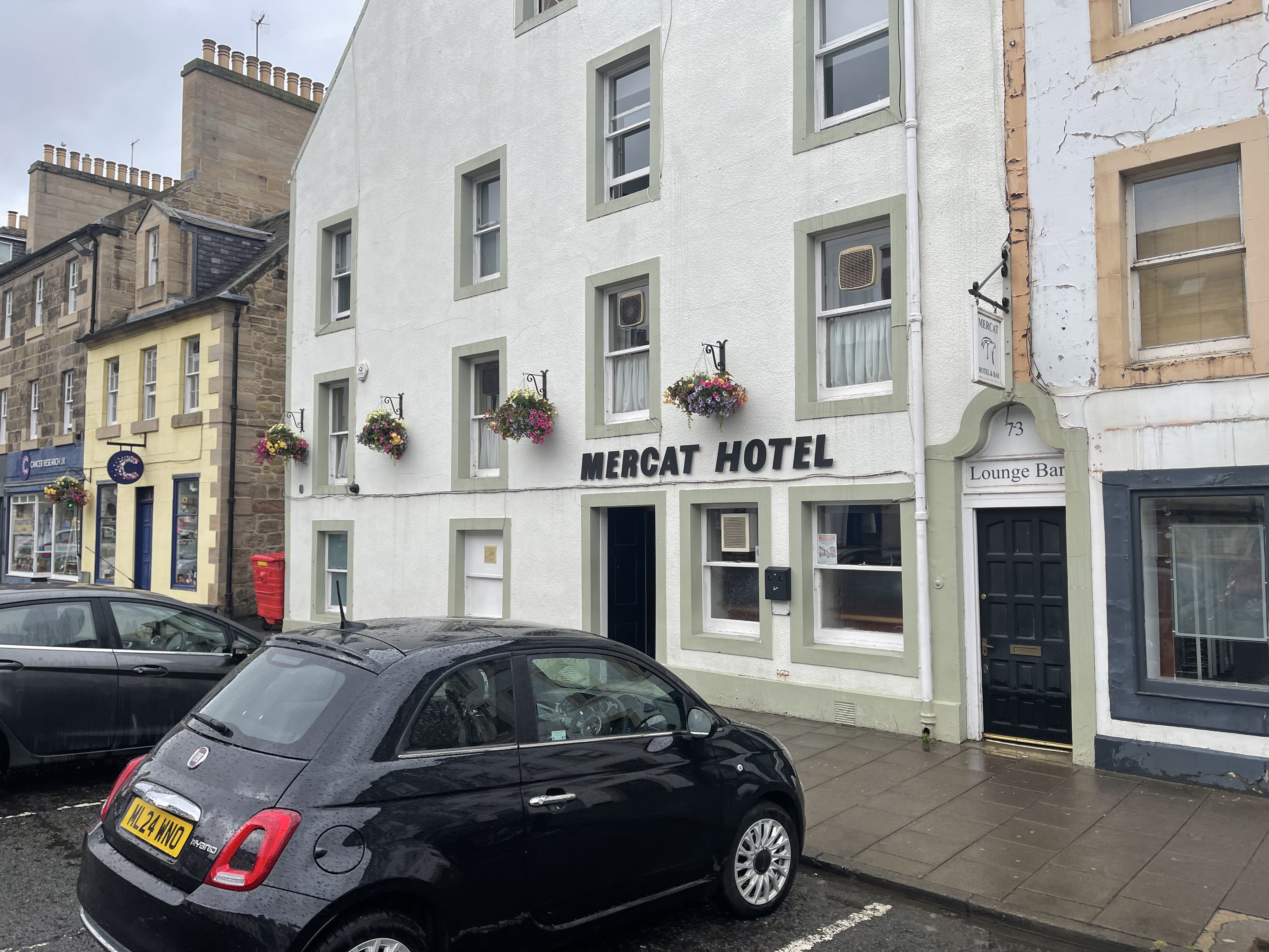 Hotel Merkat building condition
