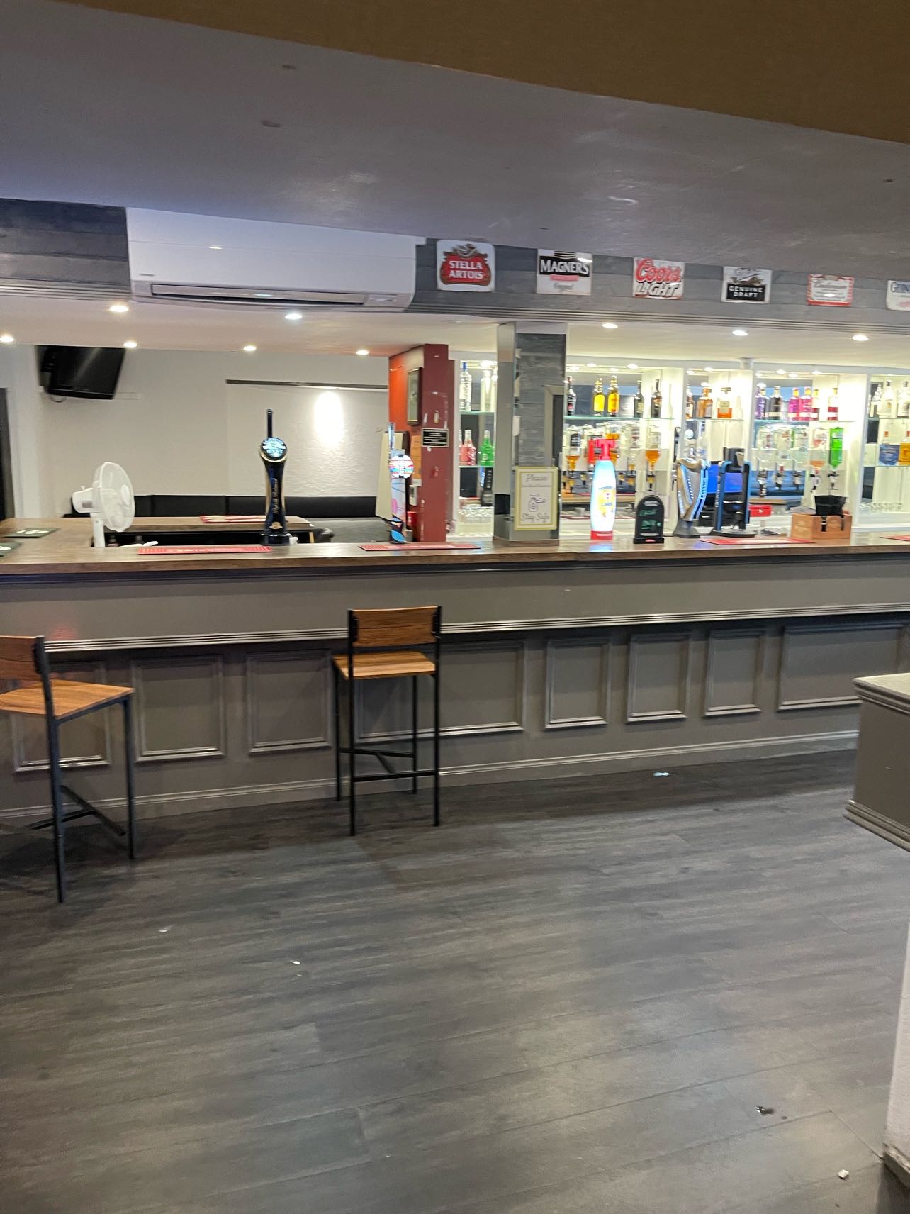 Gartocher Bar external features